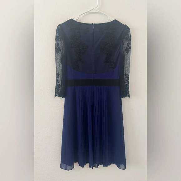Karen Millen 100% Silk Fit n Flare Dress Deep Blue Black Lace Sleeves Size 8 ASO - Picture 4 of 11